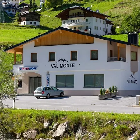 Val Monte Aparthotel 3*